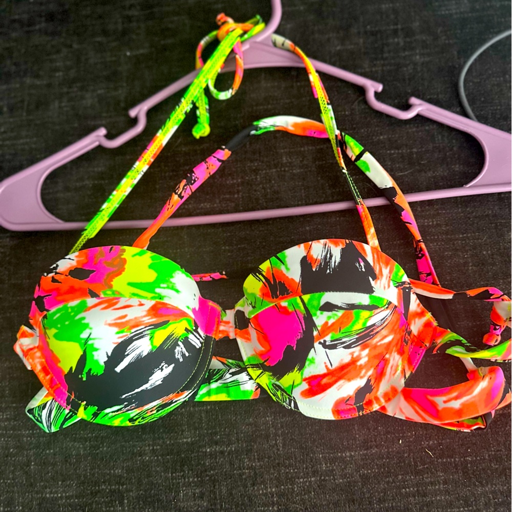 Forever Young 34b Bikini Top!